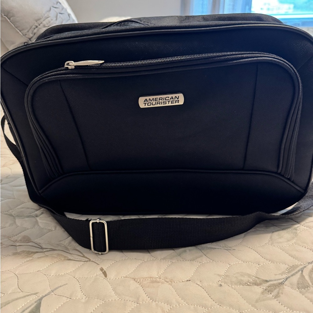 American Tourister Black Travel Bag Durable Luggage